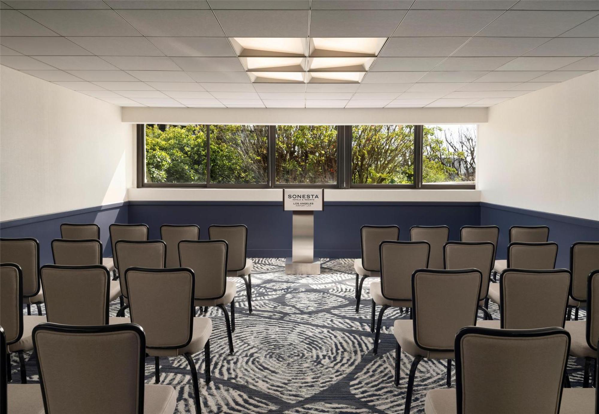 Sonesta Angeles Airport Lax Hotel 4*